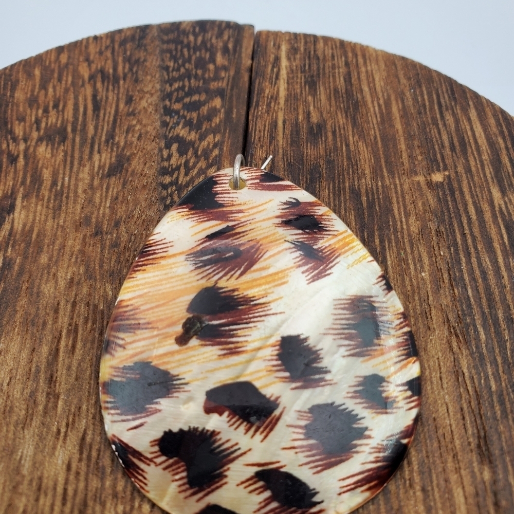 Cheetah print animal pattern teardrop necklace pendant